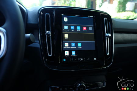 Volvo C40 Recharge 2022, écran multimédia